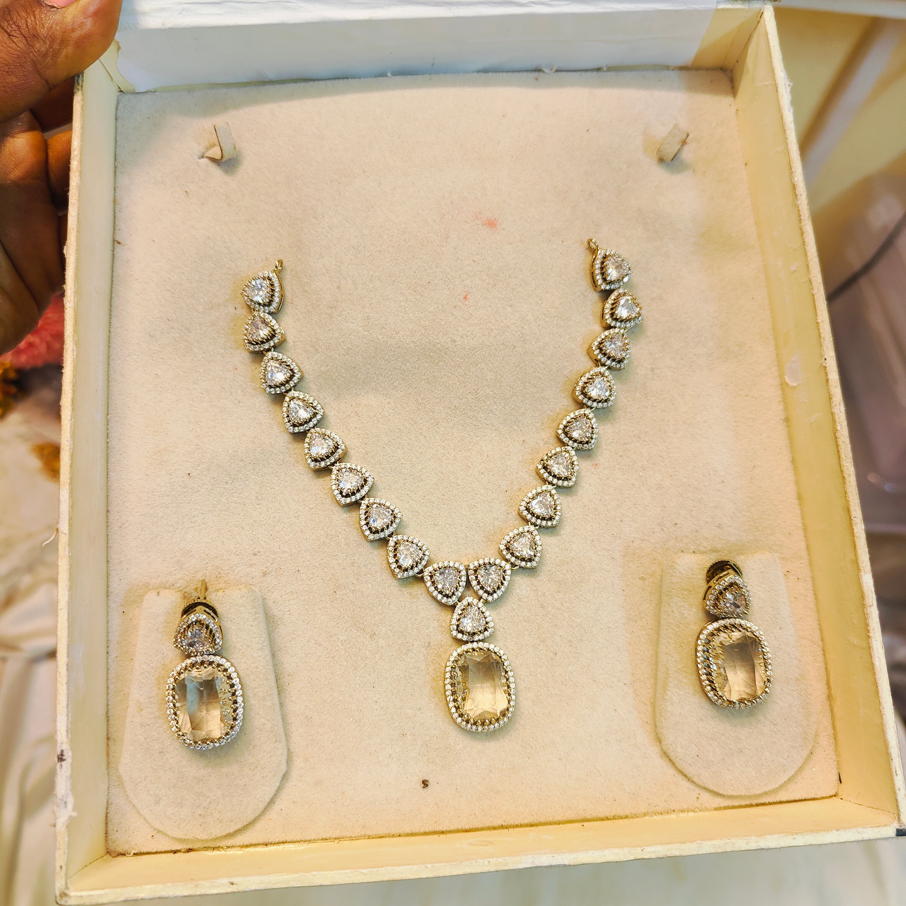 Luxury Pearl cut Moissanite jadau necklace set