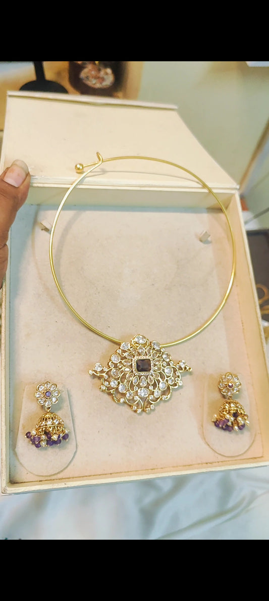 Heritage inspired pendant set with hasli