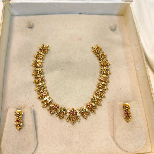 Gold antique finish Kemp stones necklace set