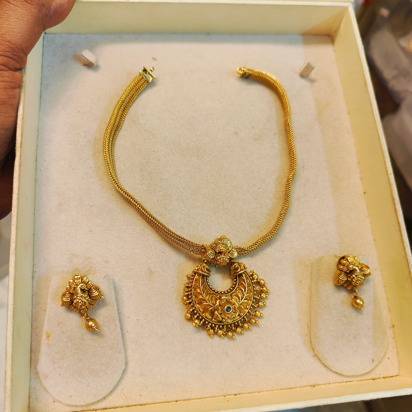 Peacock motif inspired antique neckset