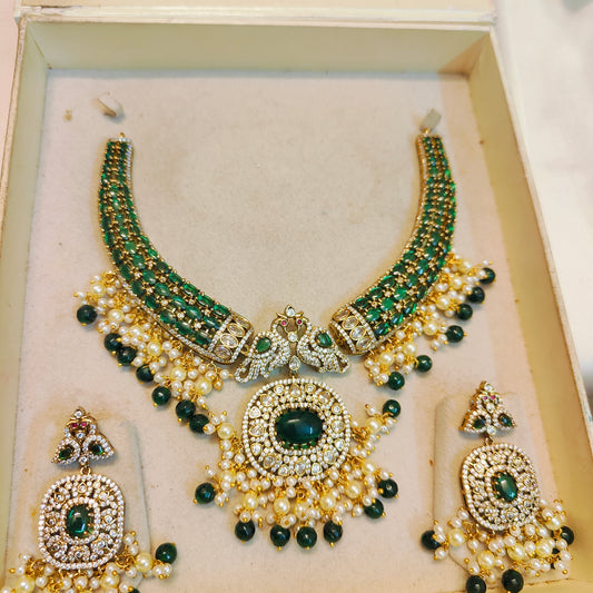 Royal emerald pearl choker necklace set