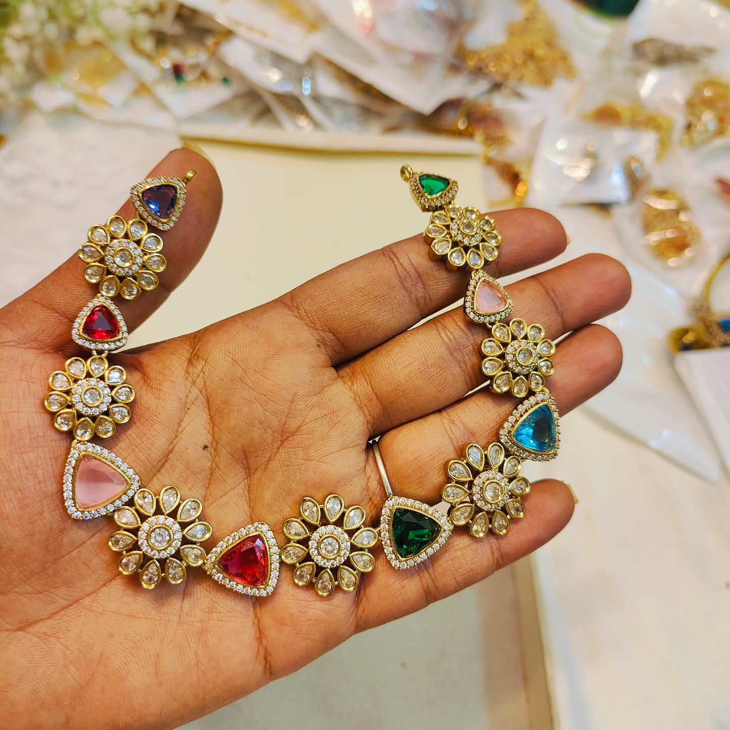 Multi-stone floral kundan neckset