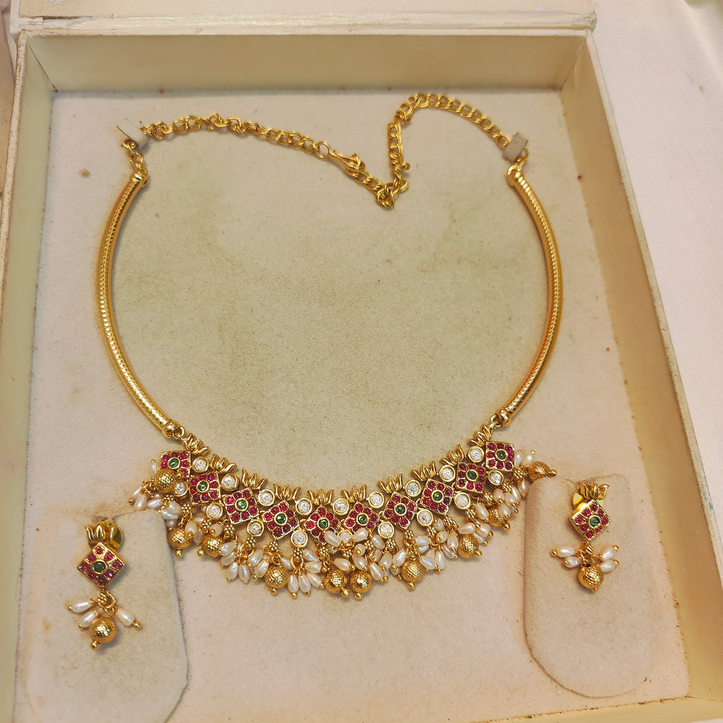 Antique Kemp floral choker set