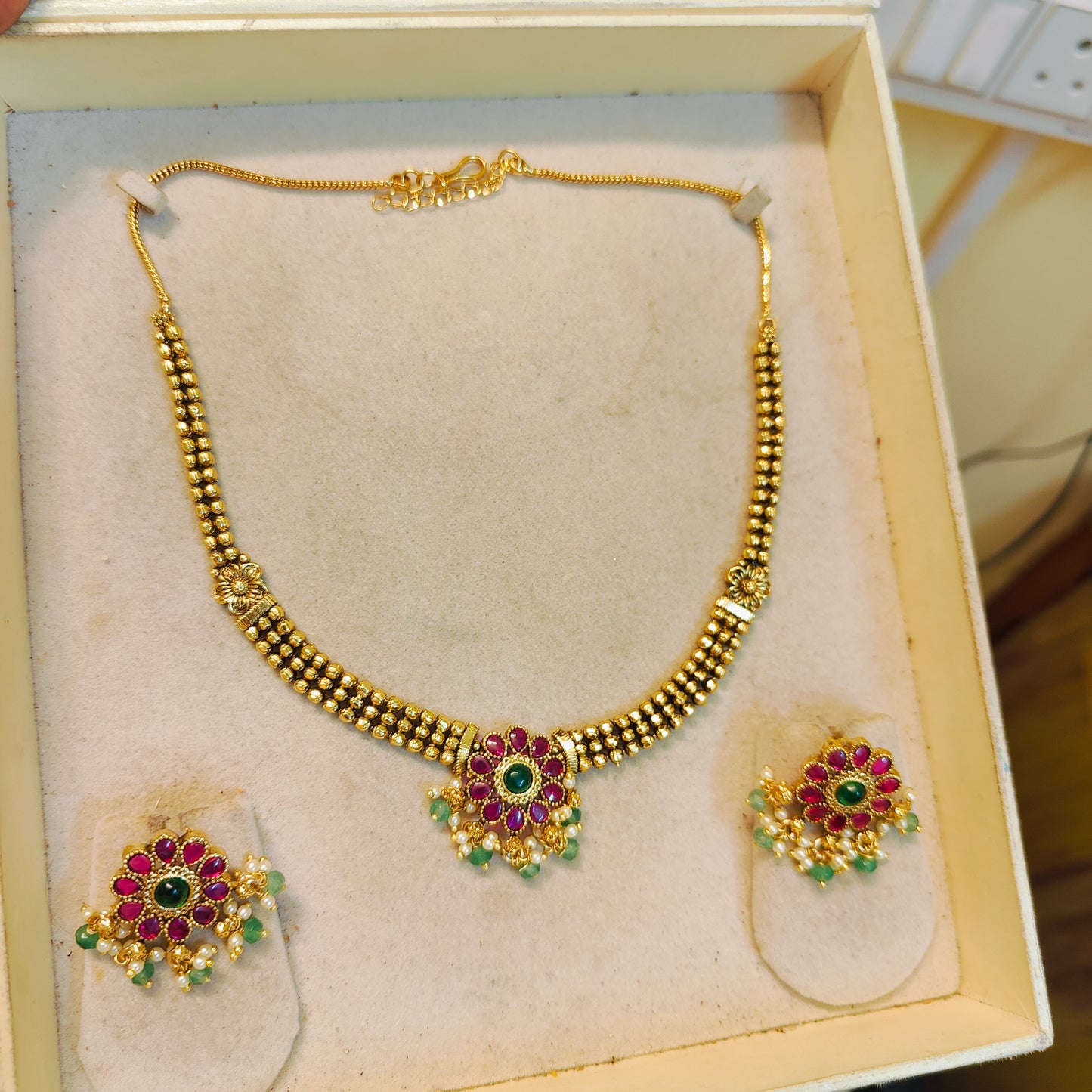 Antique floral  Kemp necklace set