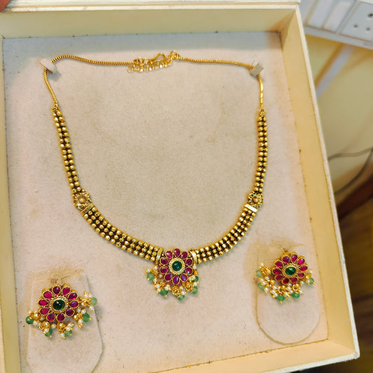 Antique floral  Kemp necklace set